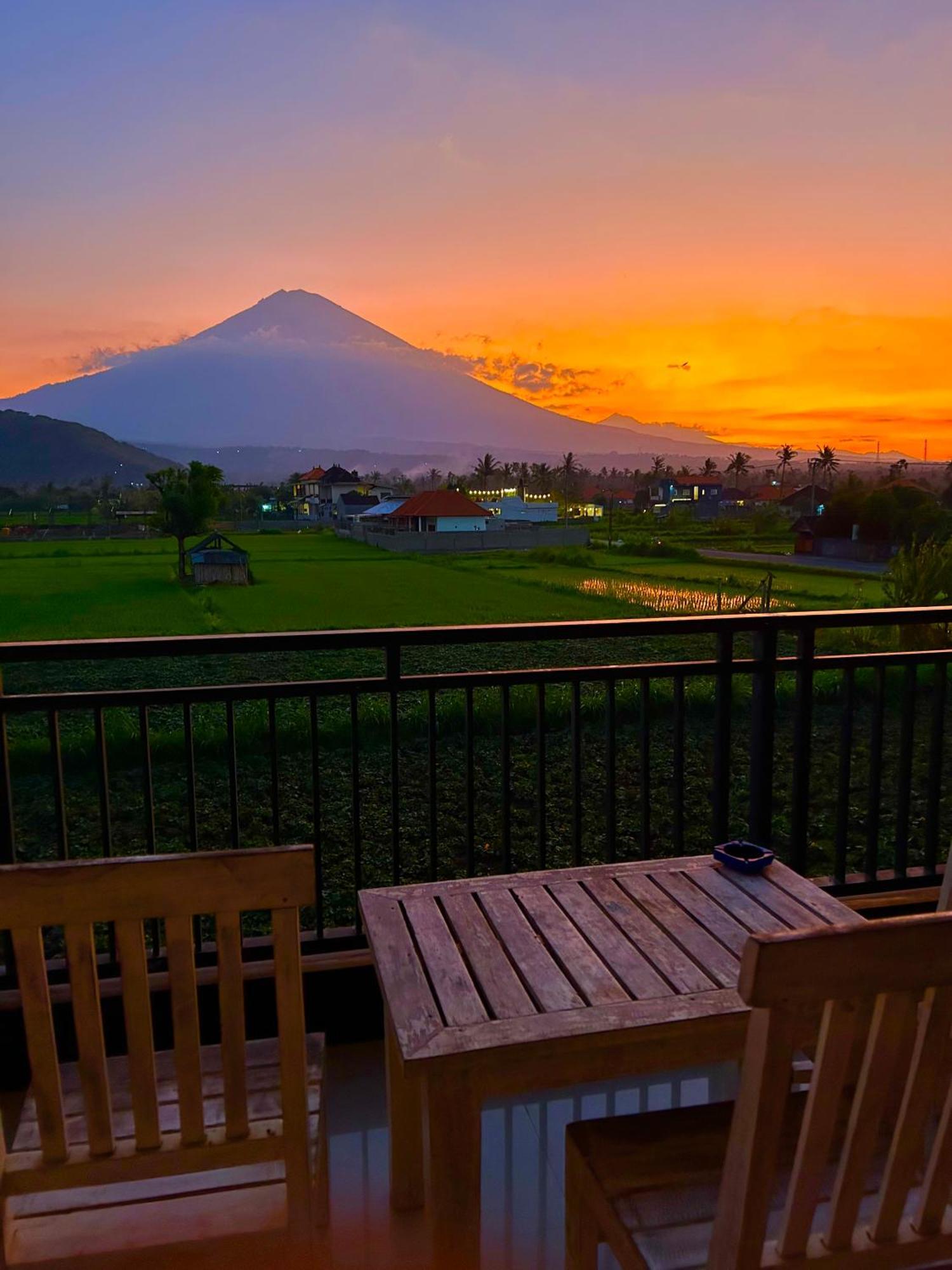 D'Uma Amed Homestay Екстериор снимка